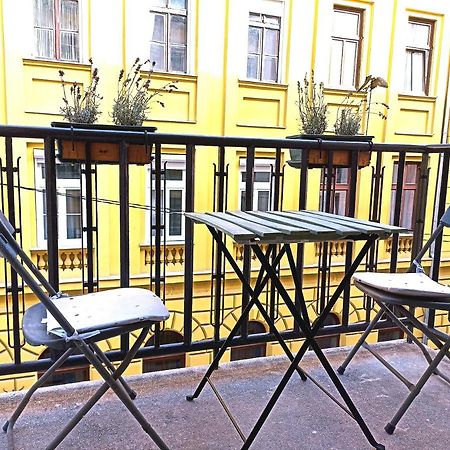 Opera Home Apartment Budapeste Exterior foto
